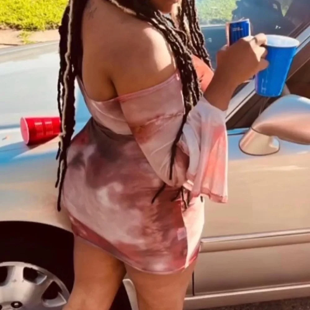 Dress - Picture 3 of 3